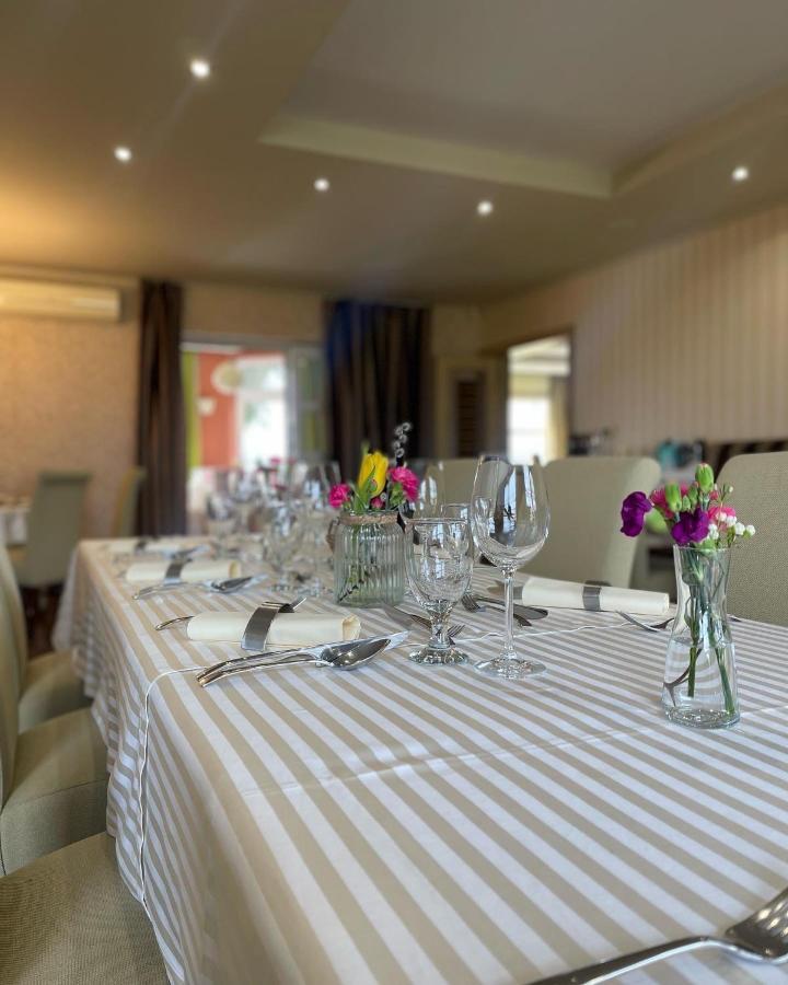 Diva Kacica Restaurant & Pansion Hotel Komárno Eksteriør billede