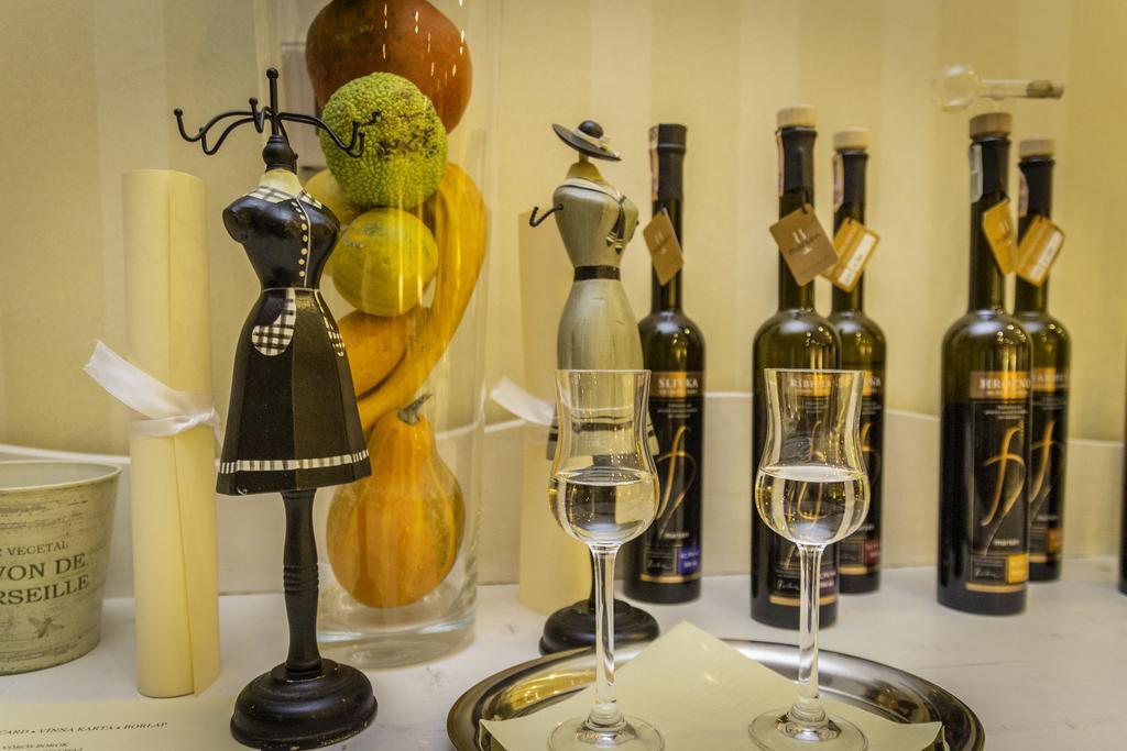 Diva Kacica Restaurant & Pansion Hotel Komárno Eksteriør billede